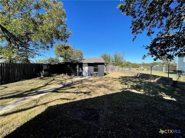 1103 Waco Street, Gatesville, TX 76528