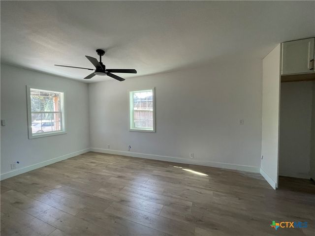 1103 Waco Street, Gatesville, TX 76528