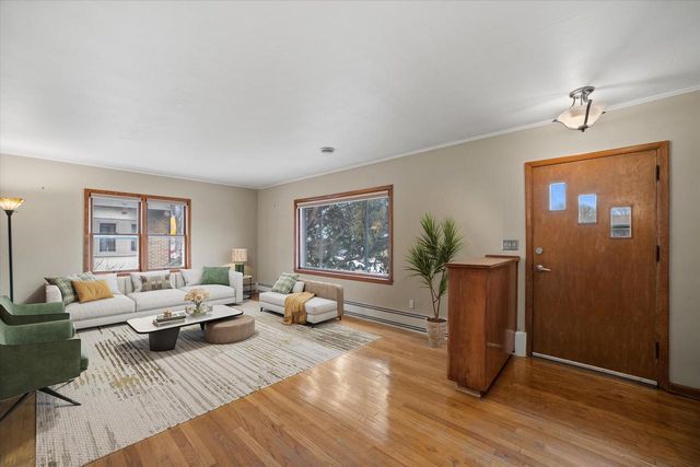 5437 N Navajo AVENUE, Glendale, WI 53217