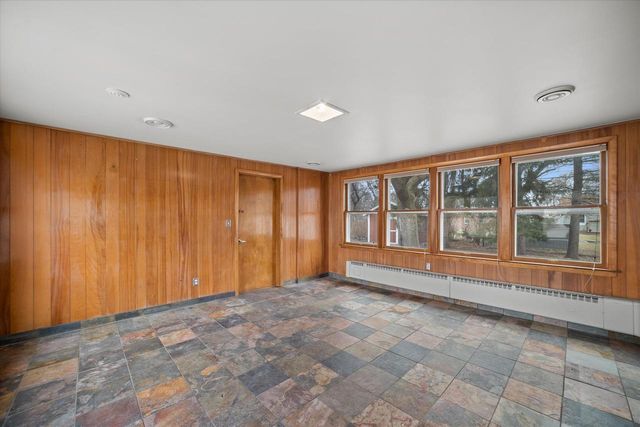 5437 N Navajo AVENUE, Glendale, WI 53217