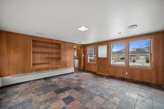 5437 N Navajo AVENUE, Glendale, WI 53217