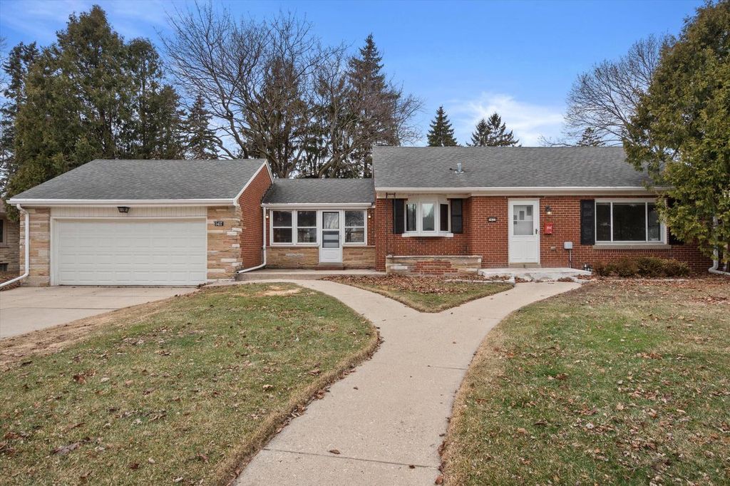 5437 N Navajo AVENUE, Glendale, WI 53217