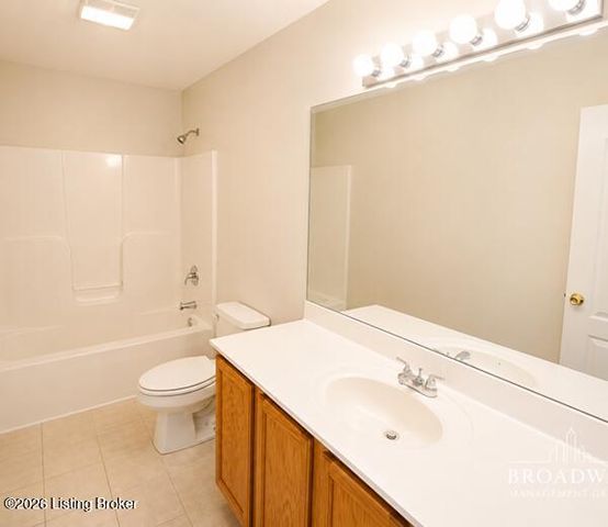 13634 Pinnacle Gardens Cir, Louisville, KY 40245