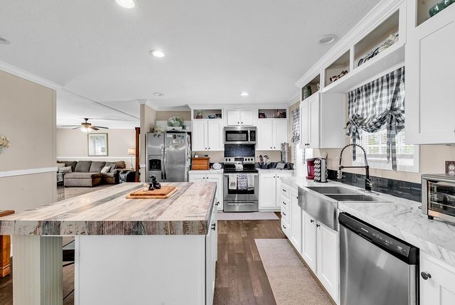 3090 Bay View Dr., Green Sea, SC 29545