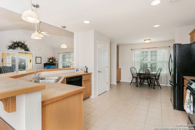 1702 Cherrywood Dr, Fredericksburg, TX 78624