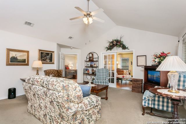 1702 Cherrywood Dr, Fredericksburg, TX 78624