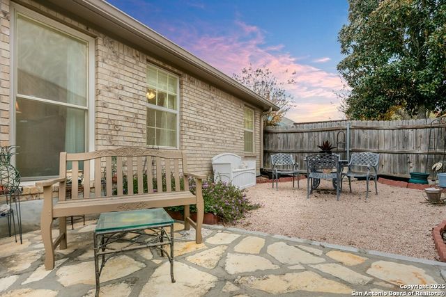 1702 Cherrywood Dr, Fredericksburg, TX 78624