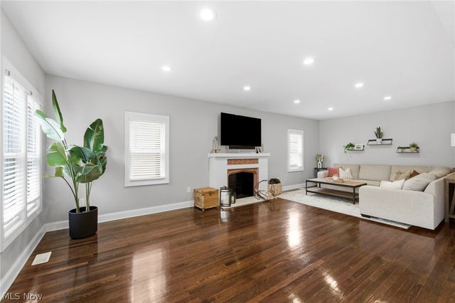 3525 Silsby Road, University Heights, OH 44118