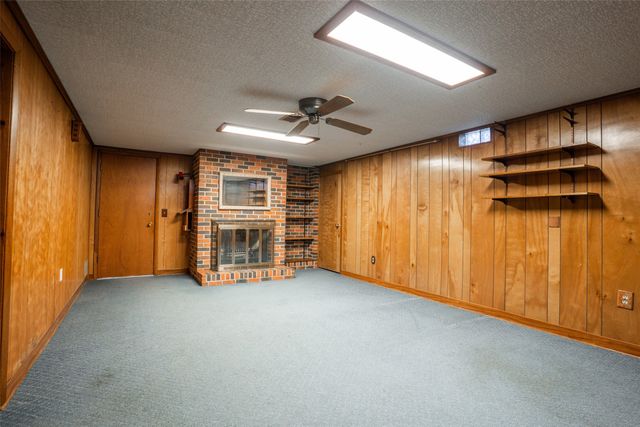 6715 NW 10th Street, Des Moines, IA 50313