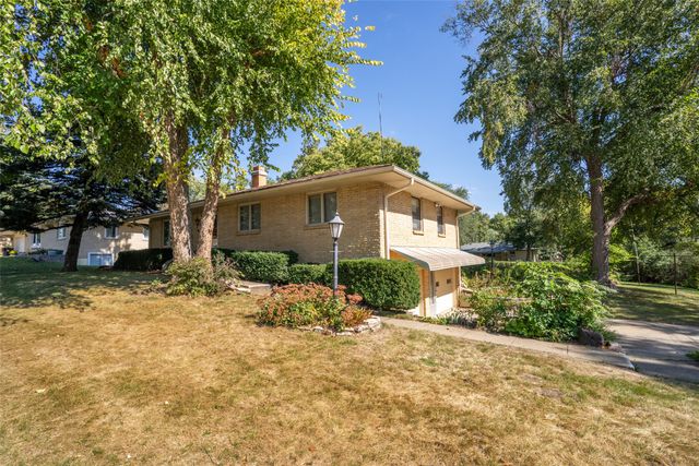 6715 NW 10th Street, Des Moines, IA 50313