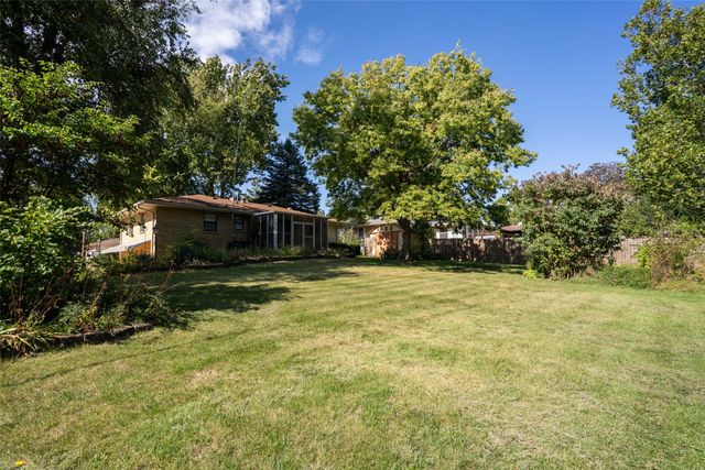 6715 NW 10th Street, Des Moines, IA 50313