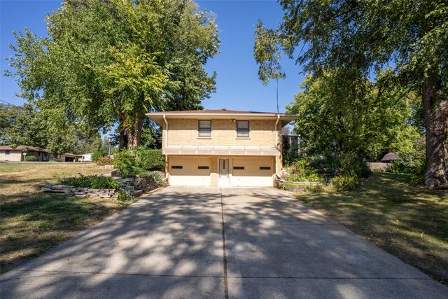 6715 NW 10th Street, Des Moines, IA 50313