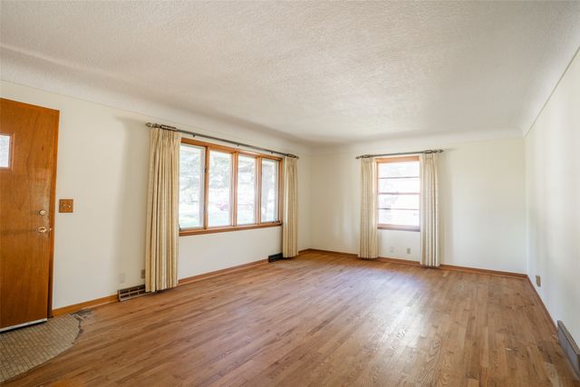 6715 NW 10th Street, Des Moines, IA 50313