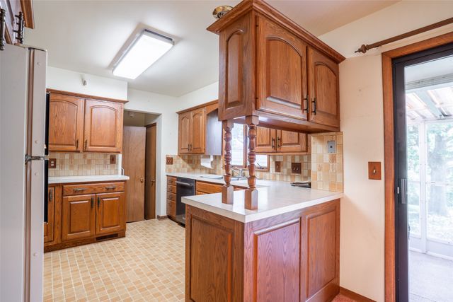 6715 NW 10th Street, Des Moines, IA 50313