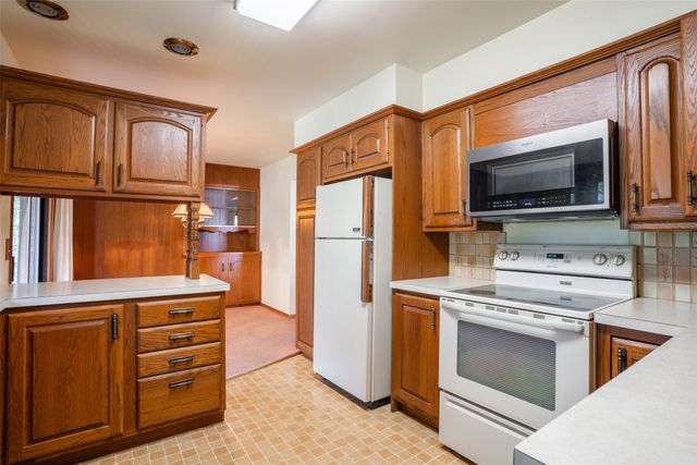 6715 NW 10th Street, Des Moines, IA 50313