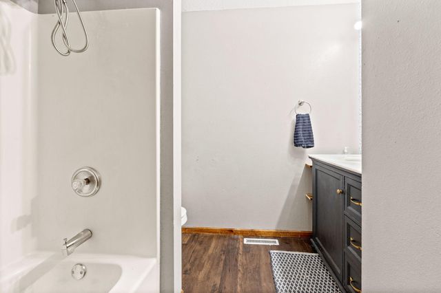 530 Jackson Street SW, Hutchinson, MN 55350