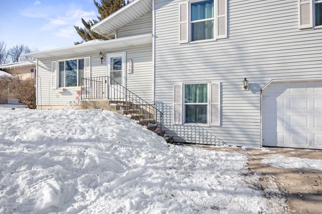 530 Jackson Street SW, Hutchinson, MN 55350