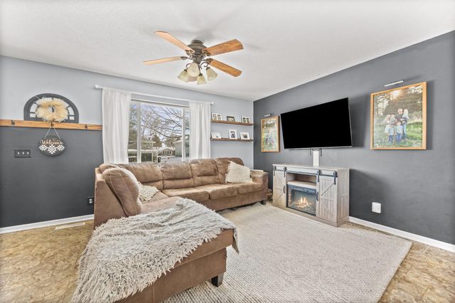 530 Jackson Street SW, Hutchinson, MN 55350