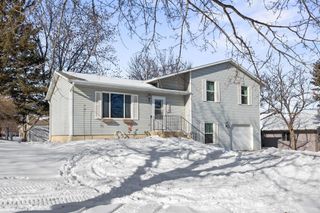 530 Jackson Street SW, Hutchinson, MN 55350