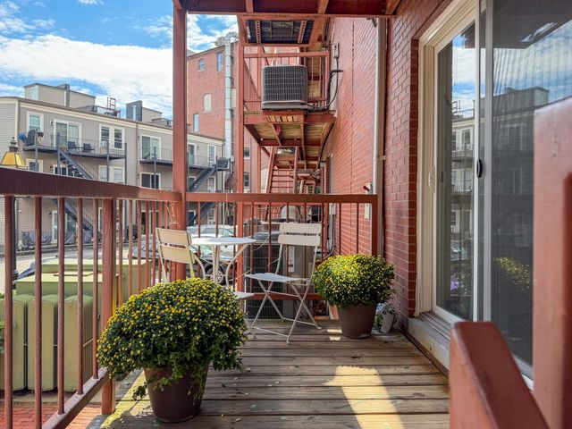 17 Main St 17, Boston, MA 02129