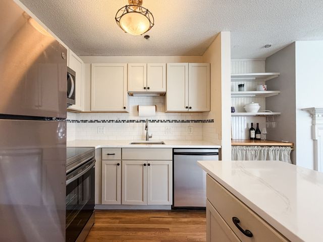 17 Main St 17, Boston, MA 02129