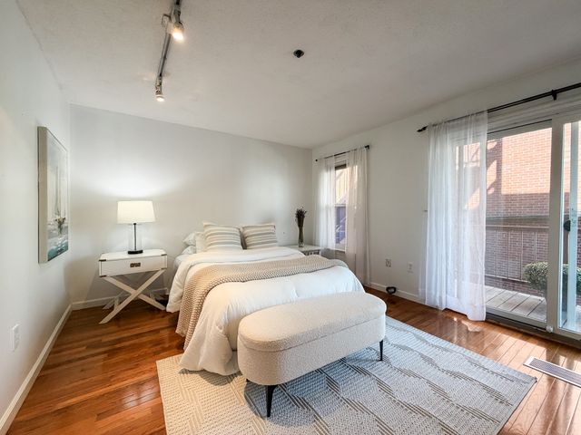 17 Main St 17, Boston, MA 02129
