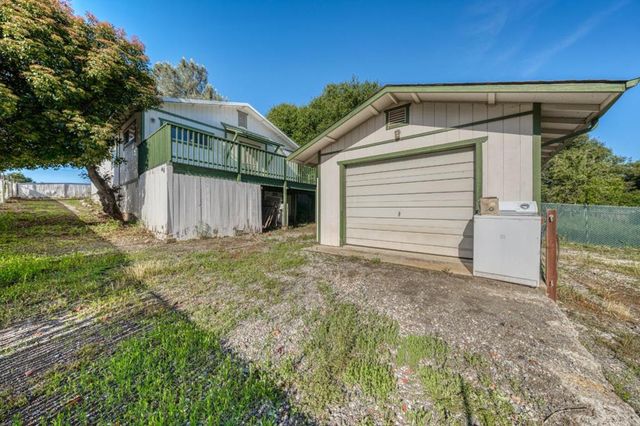 13590 Fair Oak Road, Clearlake, CA 95422