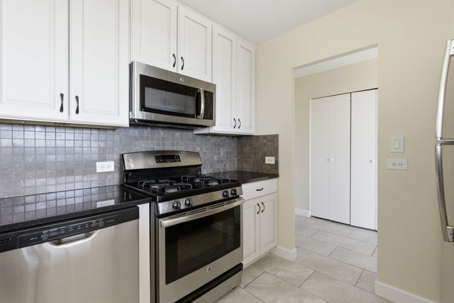 33 N Main Street 6G, Lombard, IL 60148