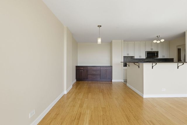 33 N Main Street 6G, Lombard, IL 60148