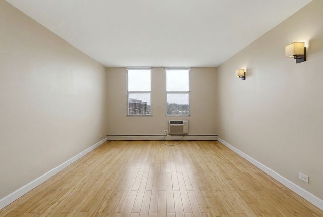 33 N Main Street 6G, Lombard, IL 60148
