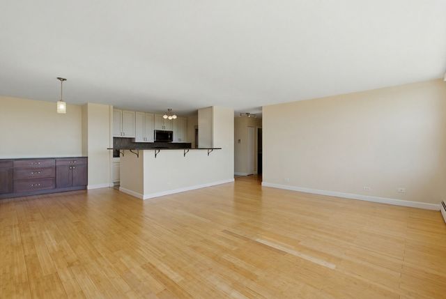 33 N Main Street 6G, Lombard, IL 60148