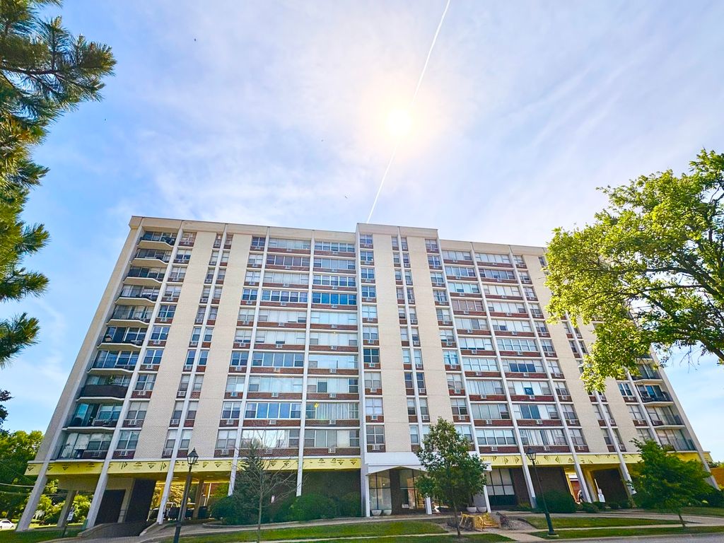 33 N Main Street 6G, Lombard, IL 60148