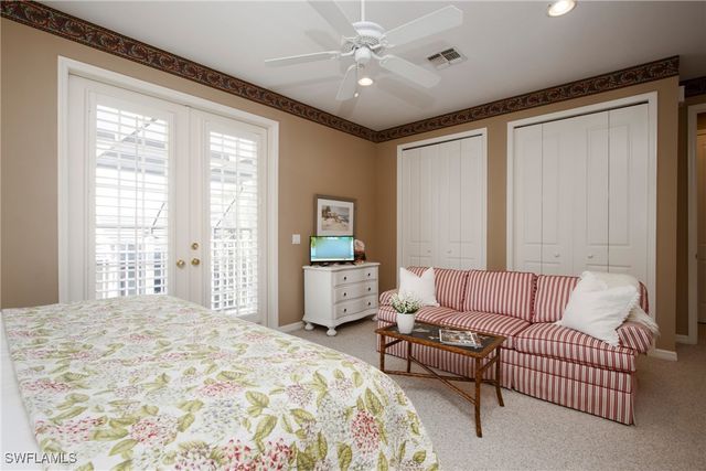 476 1st AVE N, Naples, FL 34102