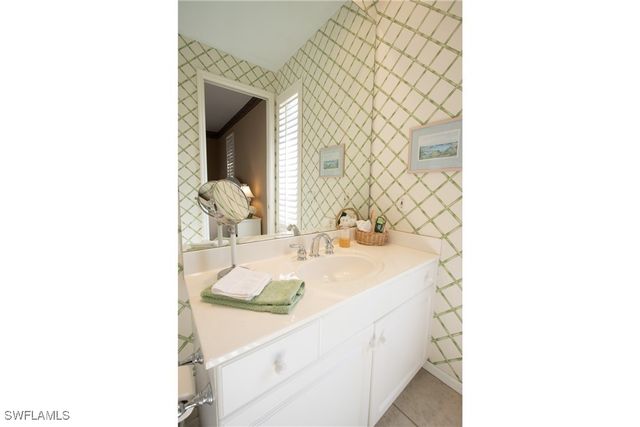 476 1st AVE N, Naples, FL 34102