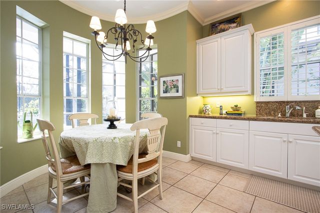 476 1st AVE N, Naples, FL 34102