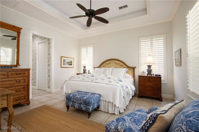 476 1st AVE N, Naples, FL 34102