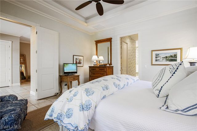 476 1st AVE N, Naples, FL 34102