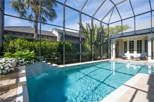 476 1st AVE N, Naples, FL 34102