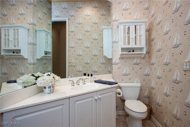 476 1st AVE N, Naples, FL 34102