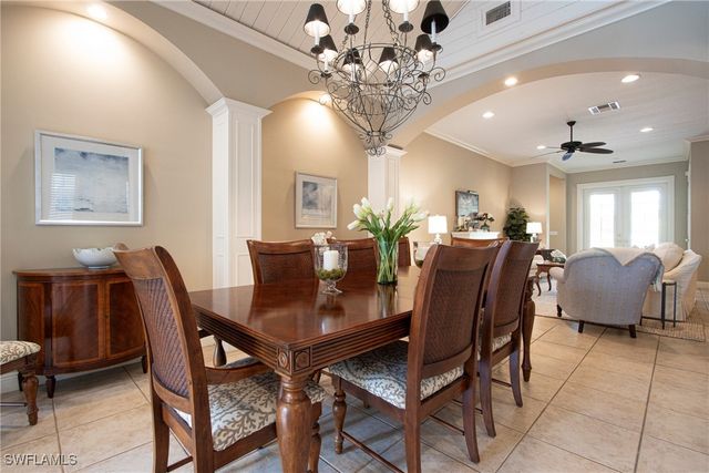 476 1st AVE N, Naples, FL 34102