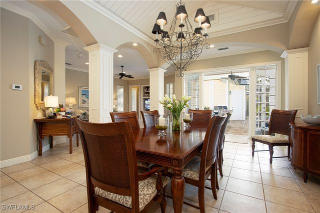 476 1st AVE N, Naples, FL 34102