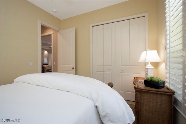 476 1st AVE N, Naples, FL 34102