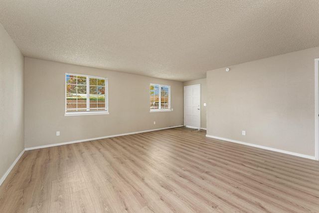 1215 W Main F, Medford, OR 97501