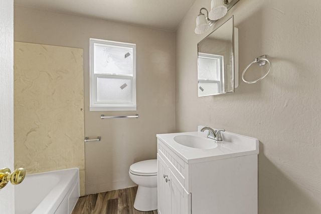 1215 W Main F, Medford, OR 97501