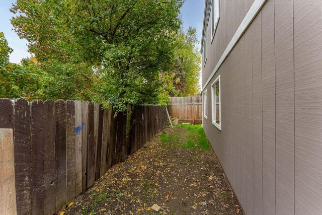 1215 W Main F, Medford, OR 97501