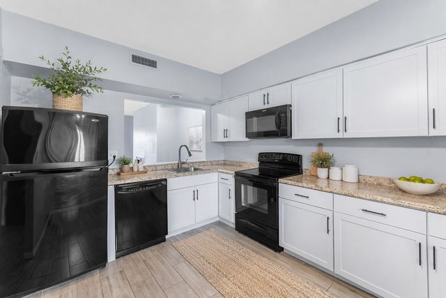 450 N Main Street S407A, Wauconda, IL 60084