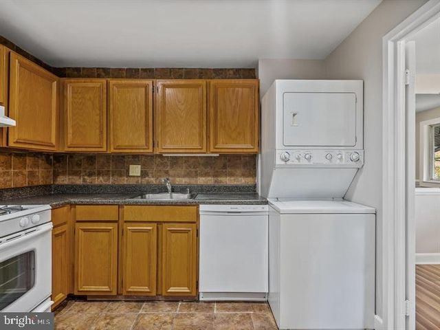 18701 WALKERS CHOICE RD #5, Gaithersburg, MD 20886