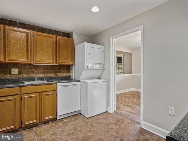 18701 WALKERS CHOICE RD #5, Gaithersburg, MD 20886