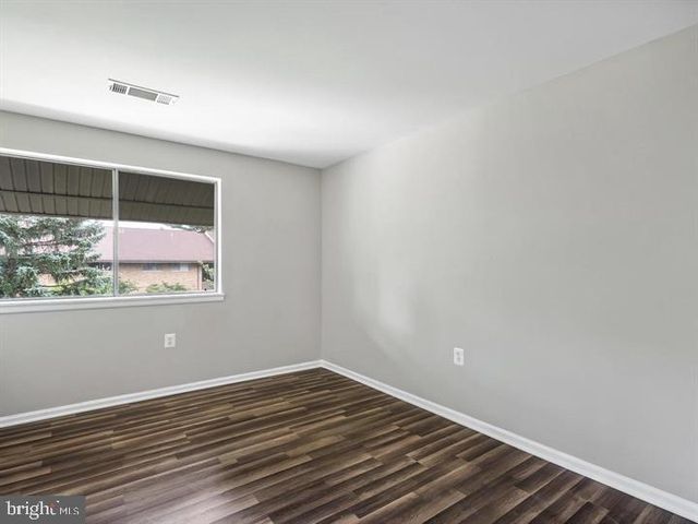 18701 WALKERS CHOICE RD #5, Gaithersburg, MD 20886