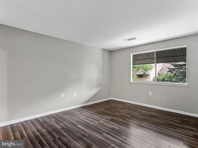 18701 WALKERS CHOICE RD #5, Gaithersburg, MD 20886